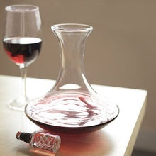 Load image into Gallery viewer, Simon Pearce Madison Wine Carafe